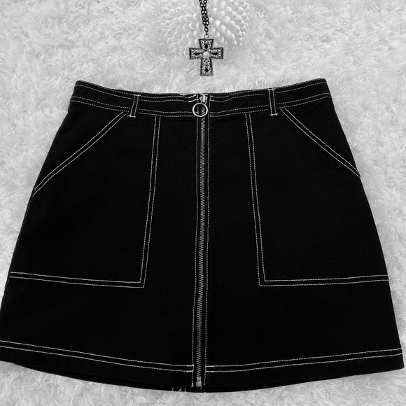 🆕 🖤 VANS SKIRT NWOT - Picture 2 of 10